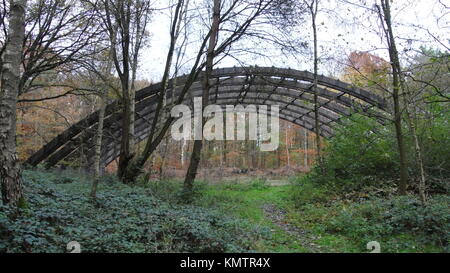 Dis - dient der ehemaligen Luftwaffe gewölbten Flugzeughangar, Venlo-Herongen, deutsch/niederländischen Grenze Stockfoto