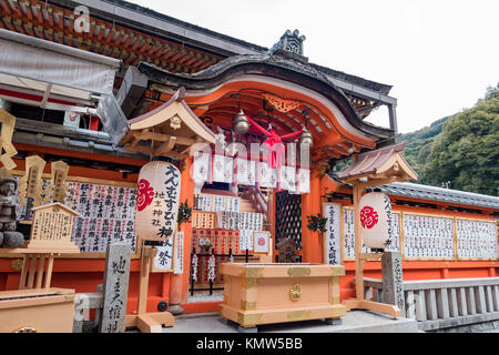 Kyoto, 26.November: Die schöne Jishu-jinja in Otowa-San Kiyomizu-dera am 26.November 2017 in Kyoto, Japan Stockfoto