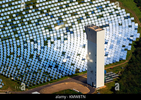 Thermische experimentelles Solarkraftwerk Jülich, Solar Solar Backofen, Spiegel, Spiegel, Jülich, Jülich-Zülpicher Börde, Rheinland, Nordrhein-Westfalen, Stockfoto