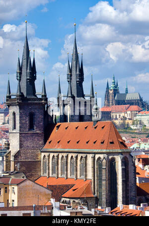 Prazsky hrad, Tynsky chram ein Stare Mesto (UNESCO), Praha, Ceska Republika/Tyn Kathedrale und Altstadt (UNESCO), Prag, Tschechische Republik Stockfoto