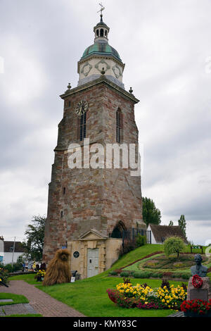 Die alte Kirche St. Peter und Paul mit pepperpot Glockenturm, Ellrich bei Nordhausen, Thüringen Stockfoto