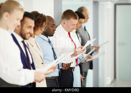 Vorbereitung von Berichten Stockfoto