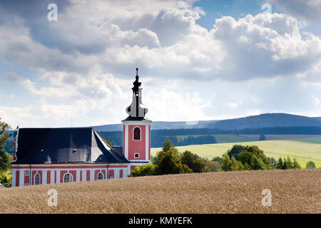 Barocke Kirche von Arch. Bozanov Dientzehofer, Dorf, Tschechische Republik / kostel sv. Mari Magdaleny, Božanov, LANDSCHAFTSSCHUTZGEBIETES Broumovsko, Ceska Republika Stockfoto