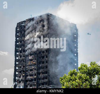 Grenfell Turm Brand, West London, Vereinigtes Königreich. 14. Juni, 2017 Stockfoto