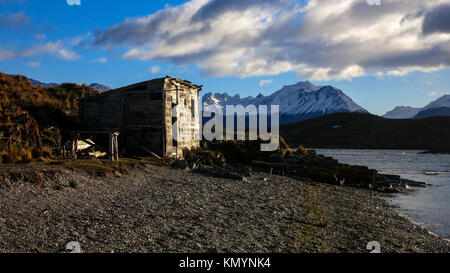 Eine kleine Hütte auf einer Insel im Beagle Kanal, an der südlichen Spitze von Argentinien Stockfoto