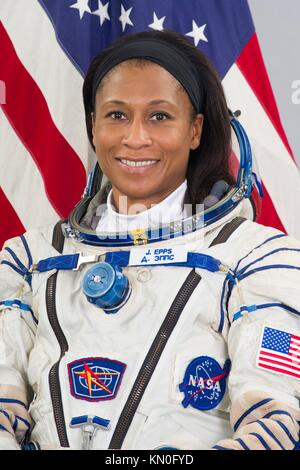 Offizielles Porträt des US-amerikanischen Astronauten Jeanette Epps, Mitglied der NASA International Space Station Expedition 54-55, im Johnson Space Center am 26. Juli 2017 in Houston, Texas. (Foto: NASA, Foto über Planetpix) Stockfoto