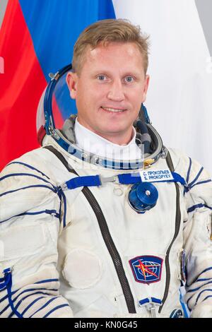 Offizielles Porträt des russischen Kosmonauten Sergey Prokopyev aus Roscosmos, des NASA International Space Station Expedition 54-55, im Johnson Space Center am 26. Juli 2017 in Houston, Texas. (Foto: NASA, Foto über Planetpix) Stockfoto