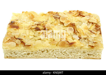 Traditionelle Norddeutscher Butterkuchen (Butter Kuchen) auf weißem Hintergrund. Stockfoto