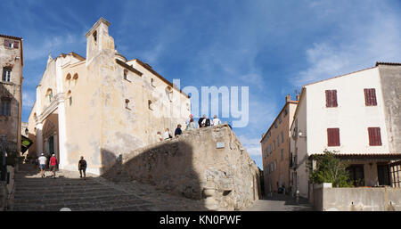 Korsika: Calvi Kathedrale, die dem heiligen Johannes dem Täufer, eine ehemalige römisch-katholische Kirche in der Mitte von der Zitadelle von Calvi gewidmet Stockfoto