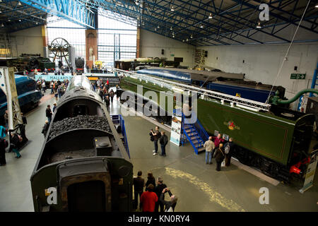 Line up eines 4 Dampflokomotiven auf der großen Versammlung gehalten an das National Railway Museum, York, UK - November 2013 Stockfoto