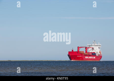 Der Royal Arctic Line Schiff Malik Arctica kommt Limfjorden aus Grönland Stockfoto