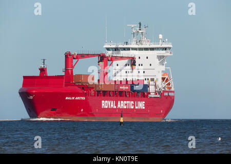 Der Royal Arctic Line Schiff Malik Arctica kommt Limfjorden aus Grönland Stockfoto