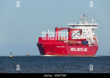 Der Royal Arctic Line Schiff Malik Arctica kommt Limfjorden aus Grönland Stockfoto