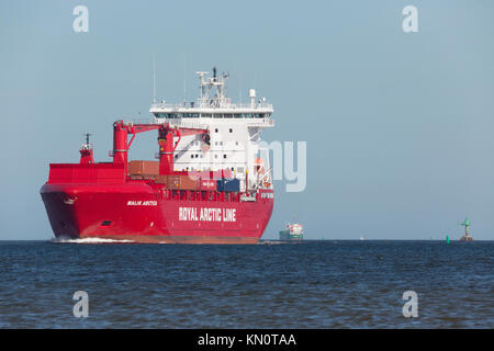 Der Royal Arctic Line Schiff Malik Arctica kommt Limfjorden aus Grönland Stockfoto