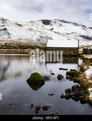 Cregennan Seen im Schnee, Dezember 2017 Stockfoto