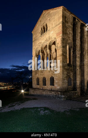 Pre-romanische Kirche aus dem 8. Jahrhundert, Santa Maria del Naranco, ehemaligen Palast von König Ramiro I. in Oviedo gebaut hatte, Hauptstadt des Königreichs Stockfoto