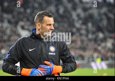 Samir Handanovic (FC Internazionale) während der Serie ein Fußballspiel zwischen Juventus FC und FC Internazionale Milano bei der Allianz Stadion am 9. Dezember 2017 in Turin, Italien. Quelle: FABIO UDINE/Alamy leben Nachrichten Stockfoto