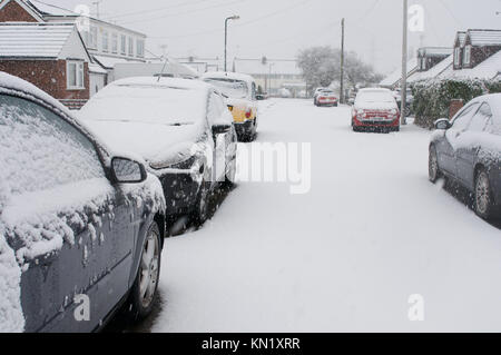 Wickford, Essex, Großbritannien. 10 Dez, 2017. UK Wetter: Am frühen Morgen Schneefall deckt Essex Credit: Ben Rektor/Alamy leben Nachrichten Stockfoto