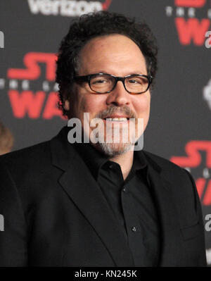 Los Angeles, USA. 09 Dez, 2017. Schauspieler und Regisseur Jon Favreau besucht die Weltpremiere von Disney Pictures und Lucasfilm's Star Wars: Der letzte Jedi' im Shrine Auditorium am 9. Dezember 2017 in Los Angeles, Kalifornien. Foto von Barry King/Alamy Live News Credit: Barry King/Alamy leben Nachrichten Stockfoto