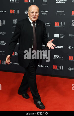 Berlin, Deutschland. 9 Dez, 2017. Regisseur Volker Schloendorff kommt für den 30. Europäischen Filmpreis 2017 in Berlin, Deutschland, 9. Dezember 2017. Credit: Maurizio Gambarini/dpa/Alamy leben Nachrichten Stockfoto