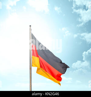 Die Nationalflagge von Deutschland auf dem Flagstaff Stockfoto