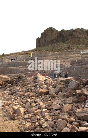 Touristen zu Fuß die Treppe zu den Pat Tillman - Mike O Callaghan Memorial Bridge, Nevada, USA. Stockfoto