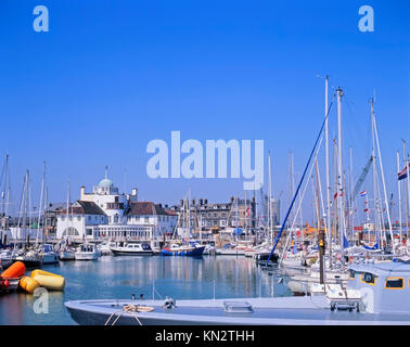 Lowestoft Marina und Royal Norfolk and Suffolk Yacht Club, Lowestoft, Suffolk, England, Vereinigtes Königreich Stockfoto