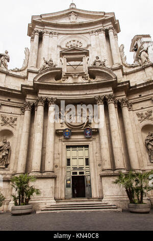 San Marcello Al Corso ist eine Kirche in Rom, Italien, an Papst Marcellus I. gewidmet Es liegt nur Einfügung von der Via del Corso, in alten Zeiten genannt