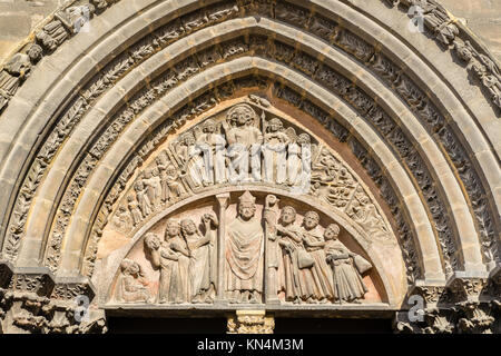 Tympanon, Tympanon, Portail Saint Nicolas, Santa Claus Portal, Collégiale Saint-Martin, Martinsmünster, Gothic, Colmar, Elsass Stockfoto