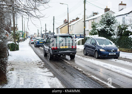 Starker Schneefall verursacht Verkehrsprobleme in Braintree, Essex - Dezember 2017 Stockfoto