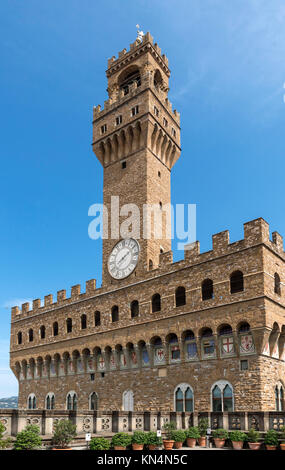 Der Palazzo Vecchio von der Dachterrasse der Uffizien, Florenz, Italien. Stockfoto