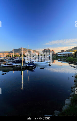 Sonnenaufgang über den Okanagan Lake, Waterfront Park, Kelowna Stadt, Okanagan Valley, British Columbia, Kanada Stockfoto