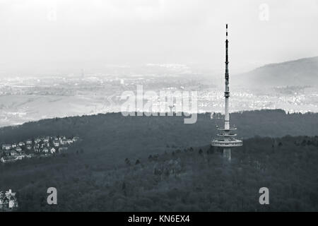 Stuttgarter Fernsehturm Fernsehturm Monochrome Ansicht Deutschland Gebäude Architektur Landschaft Stockfoto
