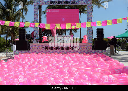 MIAMI BEACH, FL - 14. März: Atmosphäre nimmt Victoria's Secret PINK Nation Hosts Die ultimative Spring Break Bash bei Kimpton Surfcomber Hotel am 14. März in Miami Beach, Florida, 2015. Personen: Atmosphäre Stockfoto