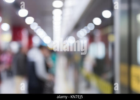 Pendler in U-Bahn in Shanghai, China. Stockfoto