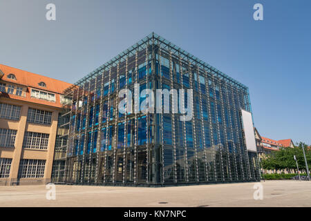 Karlsruhe ZKM Zentrum für Kunst und Medien Zentrum für Kunst und Medientechnologie Museum außen Cube Stockfoto