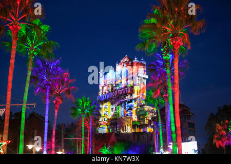 Sunset Weihnachtsgrüße, Turm des Terrors, Disney's Hollywood Studios, Orlando, Florida Stockfoto