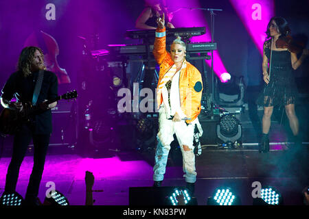 Berlin, Deutschland. 09 Dez, 2017. Rosa führt live auf der Bühne als Teil der 'ProSieben in Concert" an der Columbia Halle am Dezember 9,2017 in Berlin, Deutschland. Credit: Geisler-Fotopress/Alamy leben Nachrichten Stockfoto