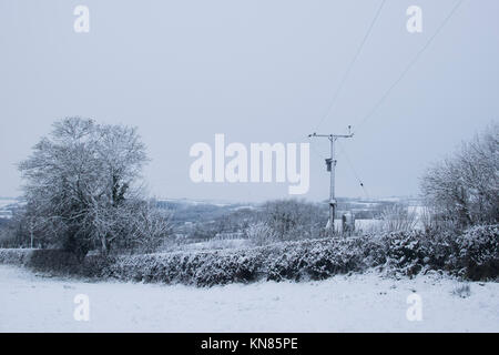 West Wales, UK. Land fegte mit prognostizierten Schnee, wodurch eine Reihe von Schulen in ländlichen Gebieten zu schließen. Harriet Baggley: Dezember 2017 Stockfoto