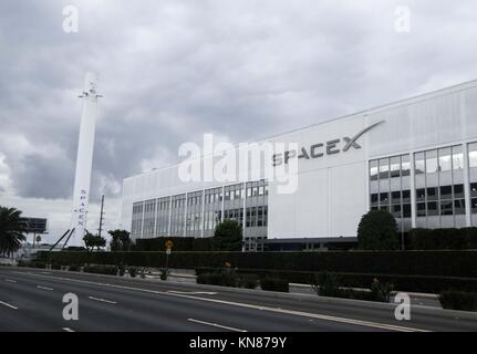 Los Angeles, Kalifornien, USA. November 2017. Der Hauptsitz von SpaceX in Rocket Rd, Hawthorne. Kredit: Ringo Chiu/ZUMA Wire/Alamy Live News Stockfoto