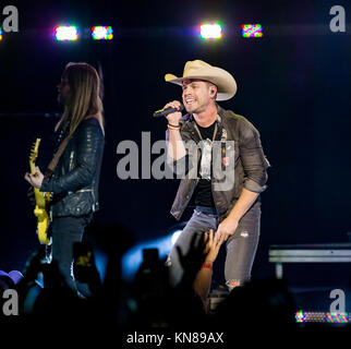 Las Vegas, NV, USA. 10 Dez, 2017. *** Haus AB *** Dustin Lynch führt im Chelsea im Cosmopolitan von Las Vegas in Las Vegas, NV am 10. Dezember 2017. Credit: Erik Kabik Fotografie/Medien Punch/Alamy leben Nachrichten Stockfoto