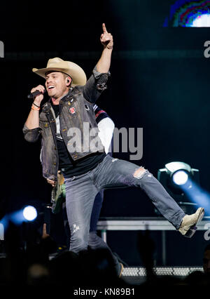 Las Vegas, NV, USA. 10 Dez, 2017. *** Haus AB *** Dustin Lynch führt im Chelsea im Cosmopolitan von Las Vegas in Las Vegas, NV am 10. Dezember 2017. Credit: Erik Kabik Fotografie/Medien Punch/Alamy leben Nachrichten Stockfoto