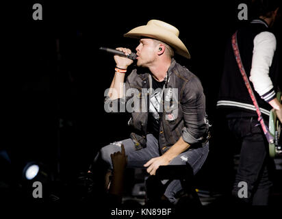 Las Vegas, NV, USA. 10 Dez, 2017. *** Haus AB *** Dustin Lynch führt im Chelsea im Cosmopolitan von Las Vegas in Las Vegas, NV am 10. Dezember 2017. Credit: Erik Kabik Fotografie/Medien Punch/Alamy leben Nachrichten Stockfoto