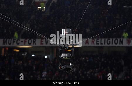 Manchester, Großbritannien. 10. Dezember, 2017. SPIDER CAM MANCHESTER UNITED FOOTBALL CLUB MANCHESTER UNITED FC V Manchester City FC Old Trafford, Manchester, England vom 10. Dezember 2017 GBB 5997 streng redaktionelle Verwendung. Wenn der Spieler/Spieler in diesem Bild dargestellt ist/Spielen für einen englischen Club oder das England National Team. Dann ist dieses Bild darf nur für redaktionelle Zwecke verwendet werden. Keine kommerzielle Nutzung. Credit: Allstar Bildarchiv/Alamy leben Nachrichten Stockfoto