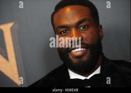 NEW YORK, NY - 08 Dezember: Yahya Abdul-Mateen II besucht "der größte Showman' Weltpremiere an Bord der Queen Mary 2 im Brooklyn Cruise Terminal am 8. Dezember 2017 im Brooklyn Borough von New York City. Personen: Yahya Abdul-Mateen II. Stockfoto