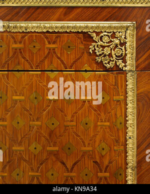 Drop-Front Secretary (secrétaire à abattant oder secrétaire en armoire) ERFÜLLT DP106593 205422 Stockfoto