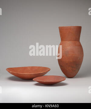 Dieses Gericht aus dem Einbalsamierungslager in Tutanchamuns Grab ist mit komplizierter Handwerkskunst ausgestattet und wurde beim Einbalsamierungsprozess des Pharaos verwendet, was Rituale und Begräbnispraktiken im alten Ägypten widerspiegelt. Stockfoto