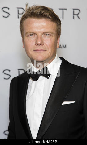 AMSTERDAM, NIEDERLANDE - 28 NOVEMBER: Bastiaan Ragas besucht die Premiere von James Bond Gespenst am 28. November 2015 in Amsterdam, Niederlande Personen: Bastiaan Ragas Stockfoto