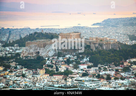 Sonnenuntergang über der Stadt Athen, die Hauptstadt Griechenlands Stockfoto