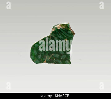 Dieses Fragment aus Glasmosaik demonstriert kompliziertes Design und handwerkliches Können und repräsentiert künstlerische Techniken und dekorative Motive, die in der MET-Kollektion erhalten sind. Stockfoto